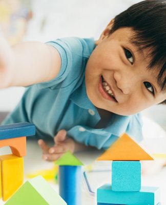 Cari Tahu 6 Tahap Bermain pada Anak untuk Tumbuh Kembang Anak Optimal