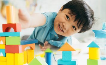 Cari Tahu 6 Tahap Bermain pada Anak untuk Tumbuh Kembang Anak Optimal
