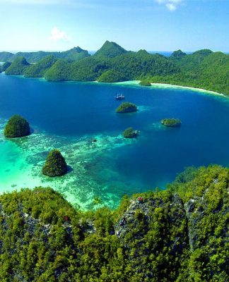 Mengintip Wisata dari Timur Indonesia yang Banyak Menarik Wisatawan